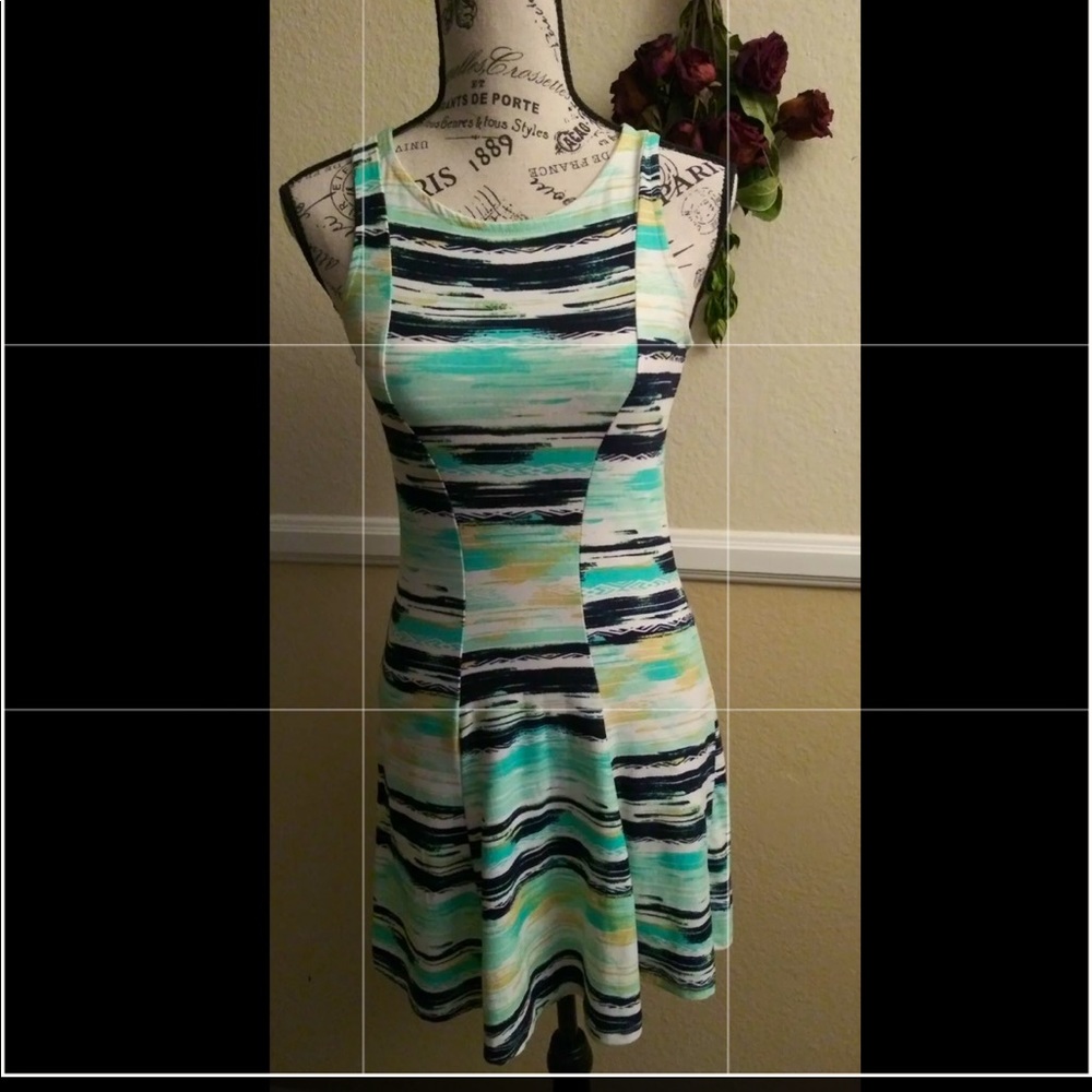 👗 EUC👗 MUDD Dress Size S